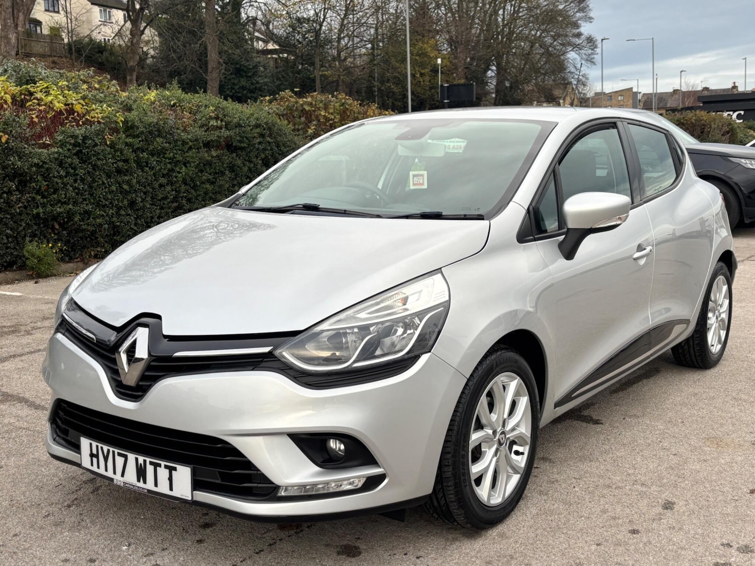 Used Renault Clio 2017 for sale - 76702334: Photo 1