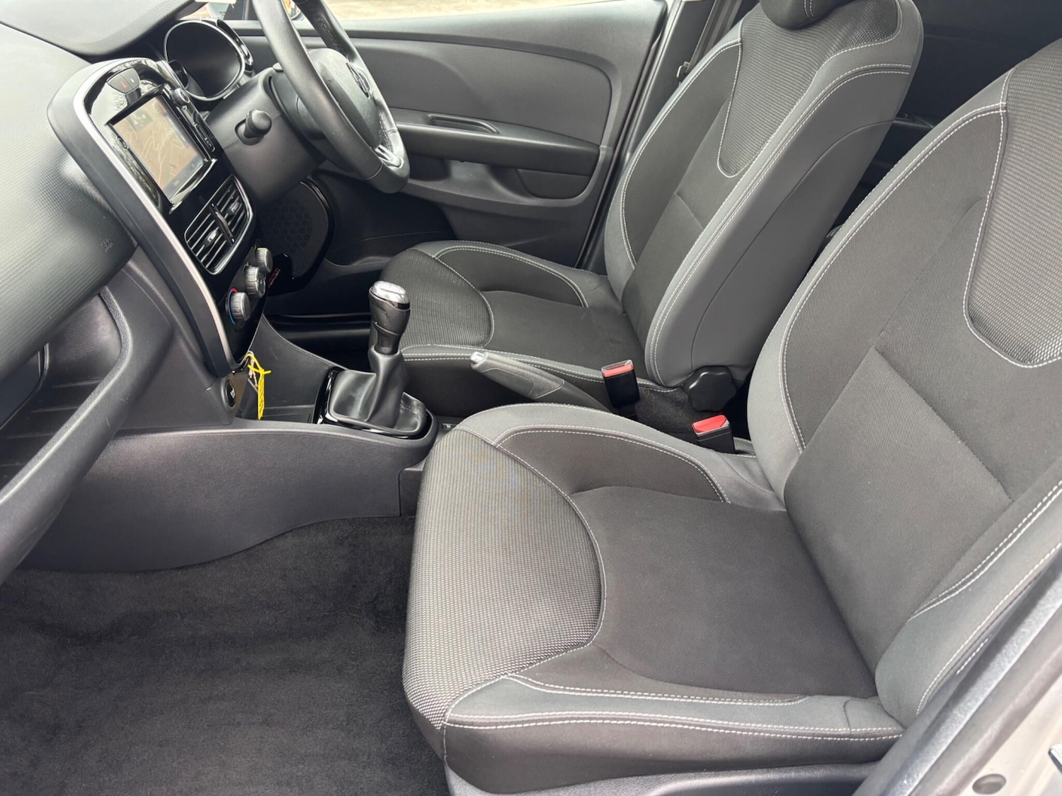 Used Renault Clio 2017 for sale - 76702334: Photo 13