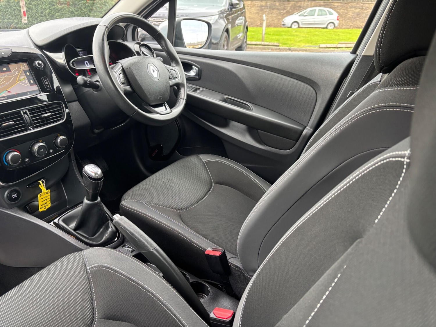 Used Renault Clio 2017 for sale - 76702334: Photo 15