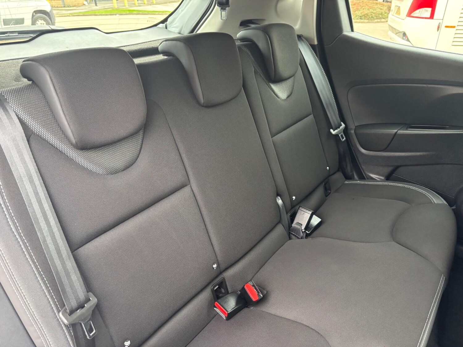 Used Renault Clio 2017 for sale - 76702334: Photo 18