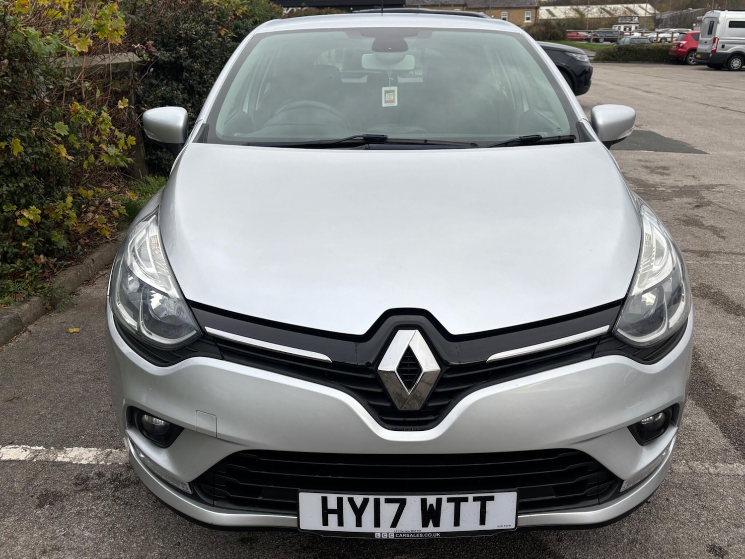 Used Renault Clio 2017 for sale - 76702334: Photo 2