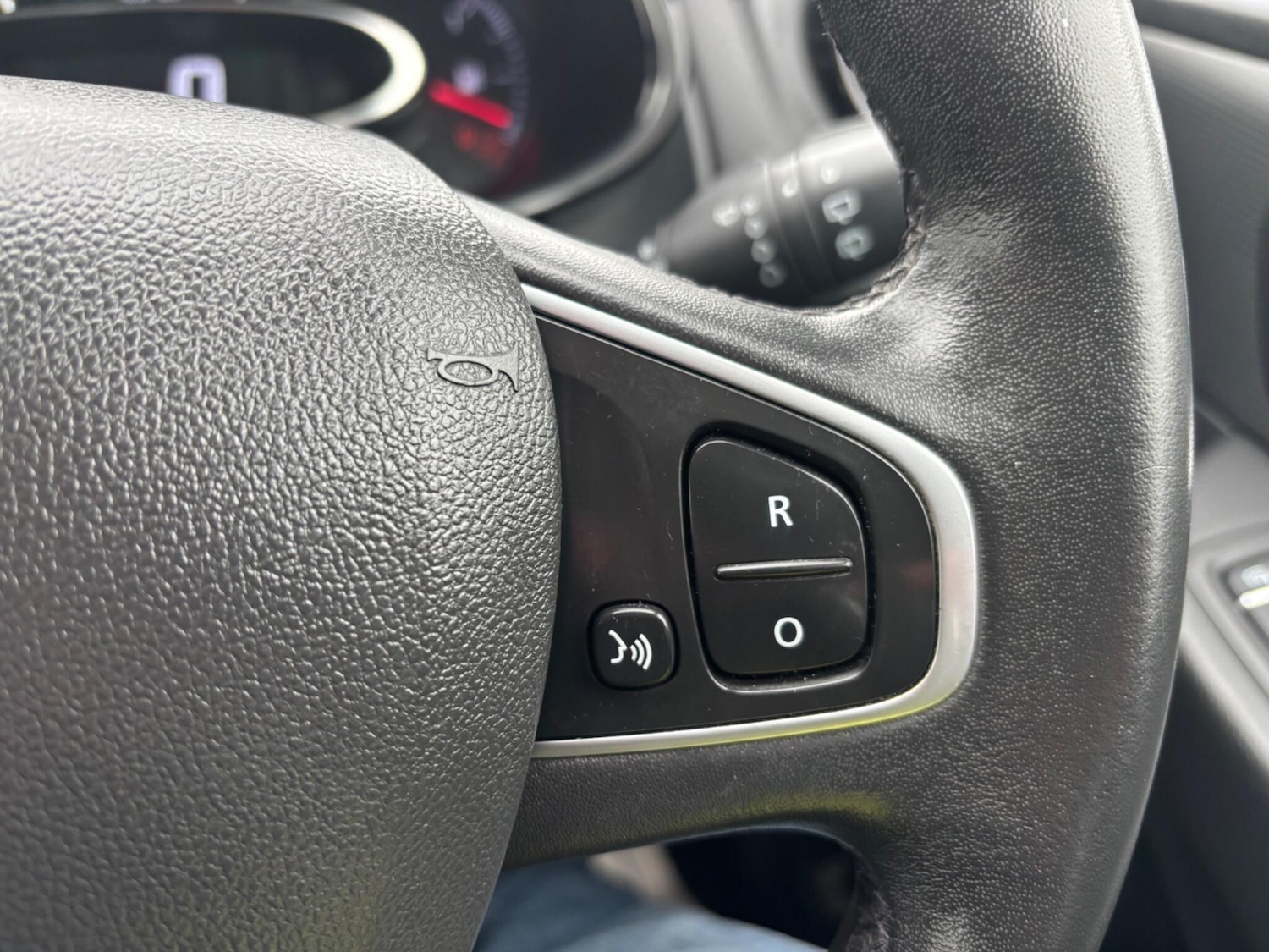 Used Renault Clio 2017 for sale - 76702334: Photo 20