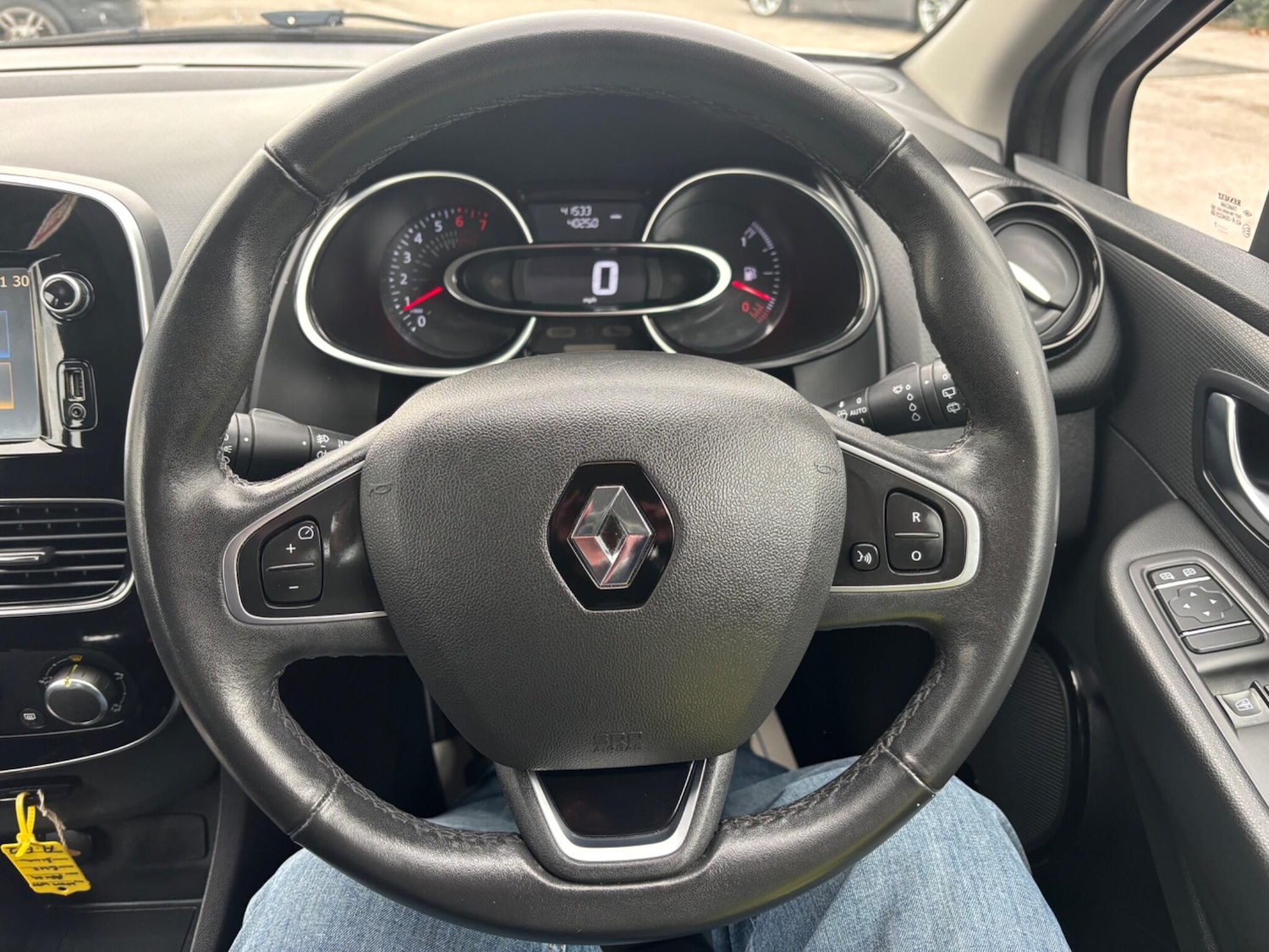 Used Renault Clio 2017 for sale - 76702334: Photo 23