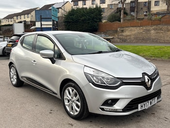 Used Renault Clio 2017 for sale - 76702334: Photo