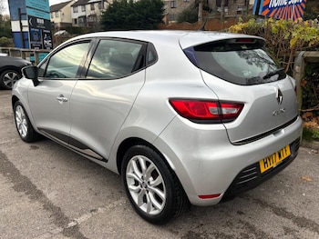 Used Renault Clio 2017 for sale - 76702334: Photo