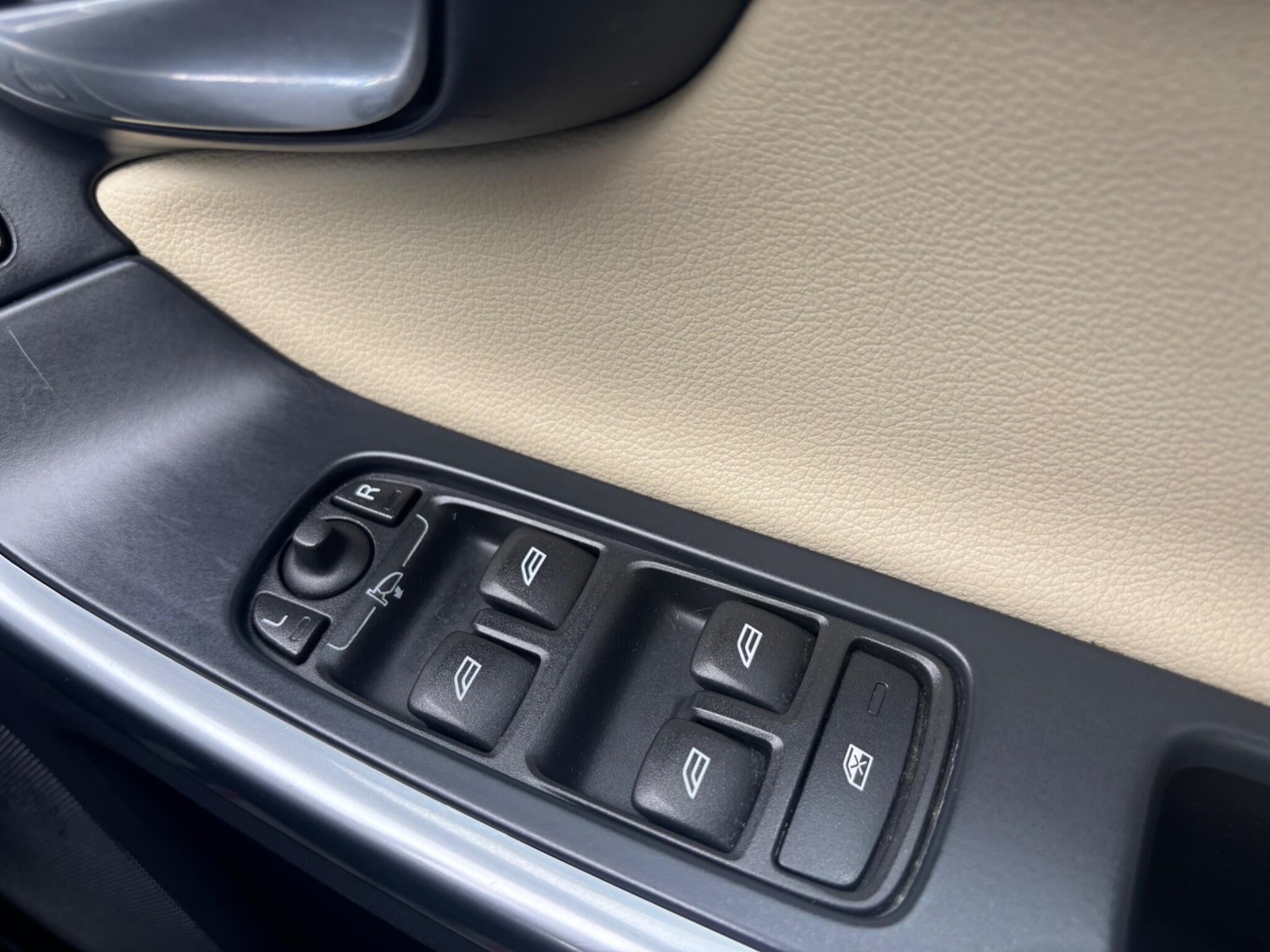 Used Volvo XC60 2014 for sale - 76031659: Photo 17