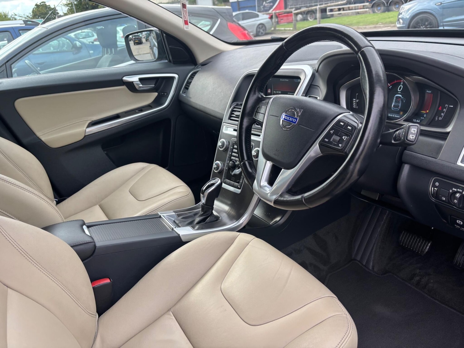 Used Volvo XC60 2014 for sale - 76031659: Photo 9
