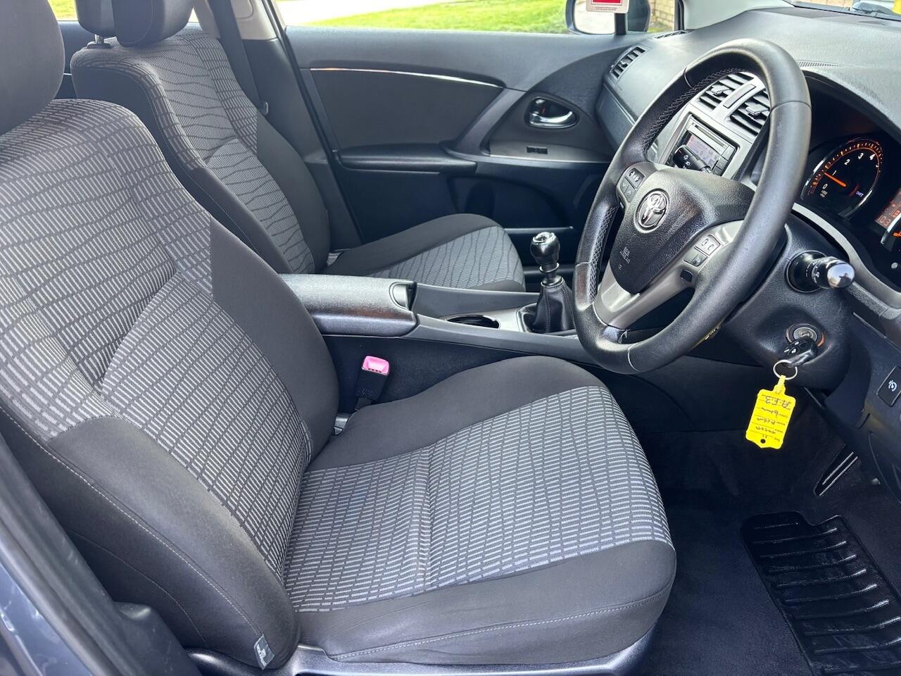 Used Toyota Avensis 2011 for sale - 77343961: Photo 11