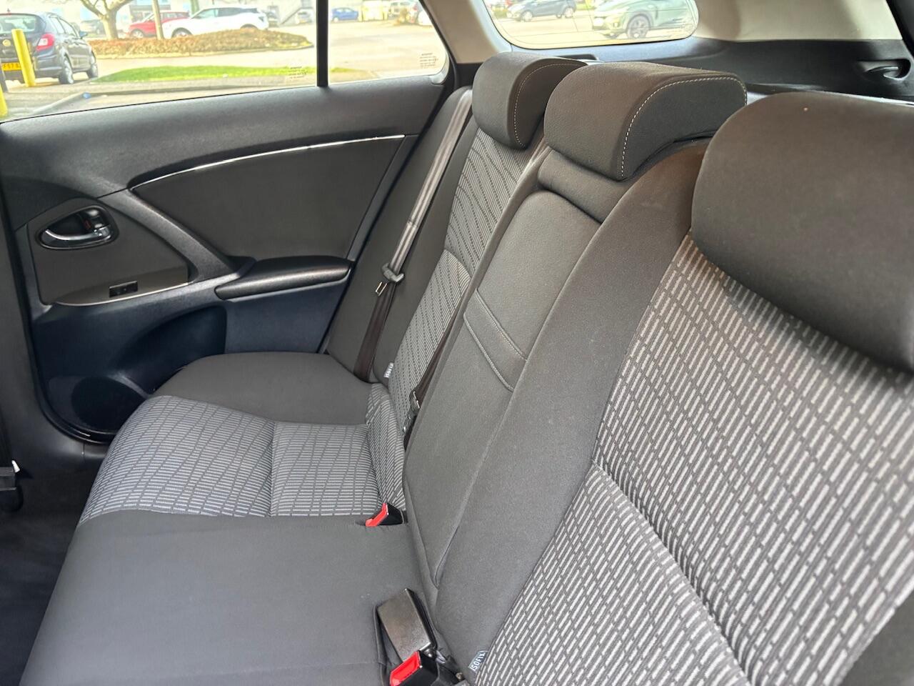 Used Toyota Avensis 2011 for sale - 77343961: Photo 17