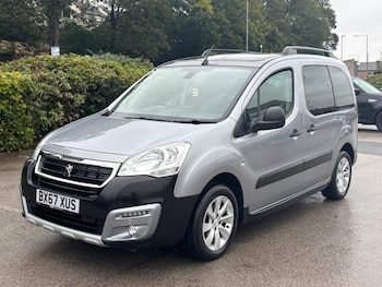 2017 (67) - 1.2 PureTech Outdoor Euro 6 (s/s) 5dr