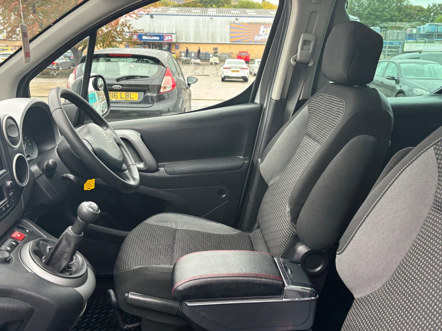 Used Peugeot Partner Tepee 2017 for sale - 76151395: Photo 23