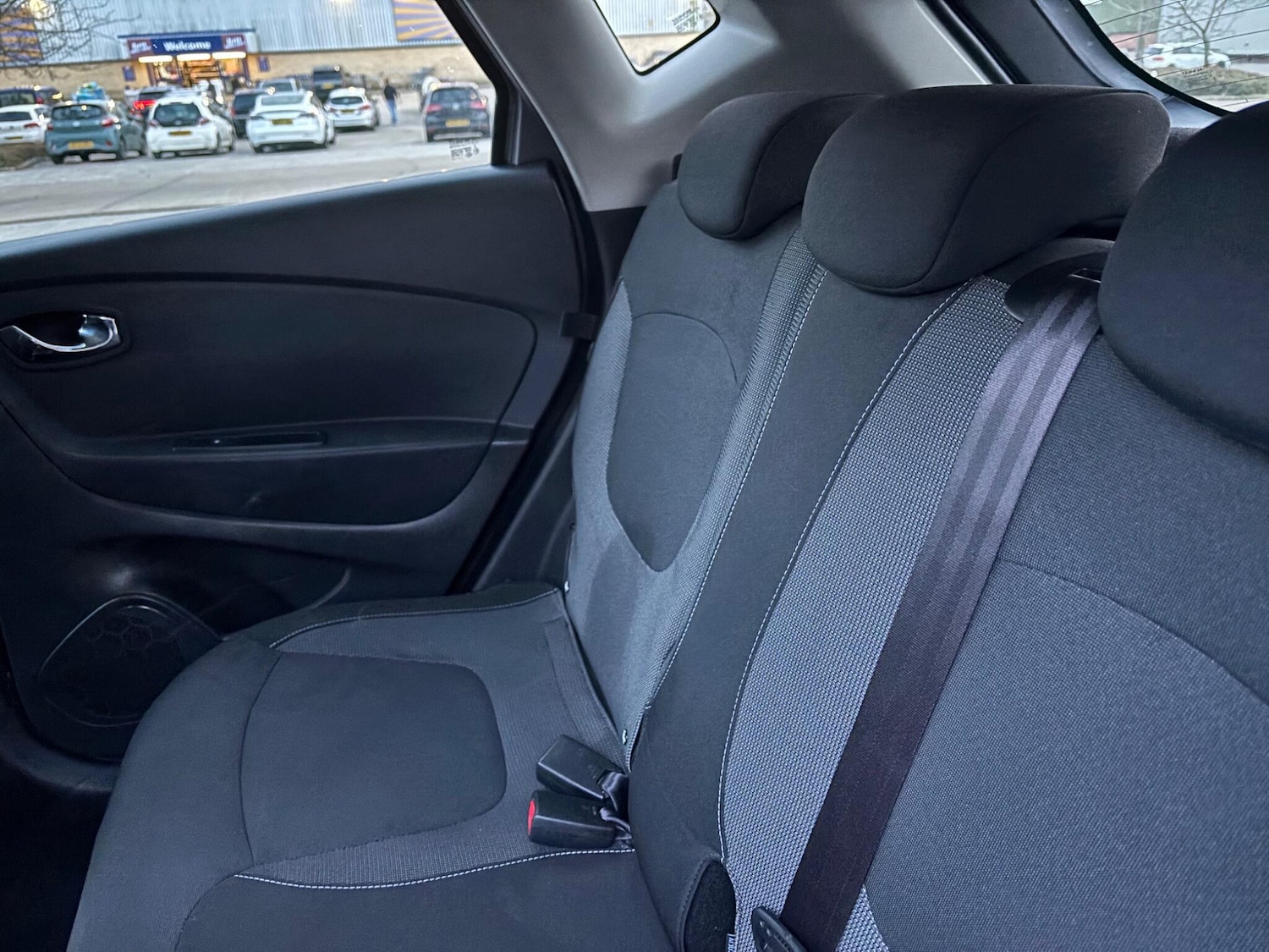 Used Renault Captur for sale - 77074667: Photo 15