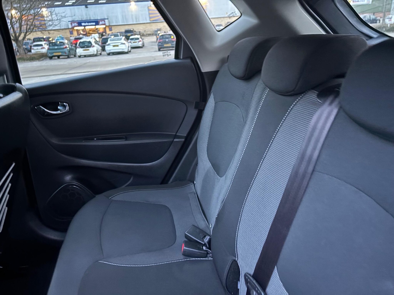 Used Renault Captur for sale - 77074667: Photo 16