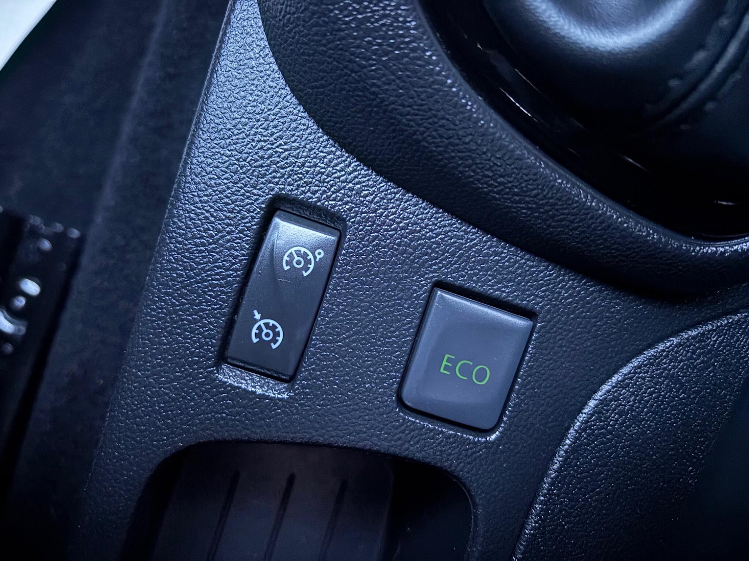 Used Renault Captur for sale - 77074667: Photo 18