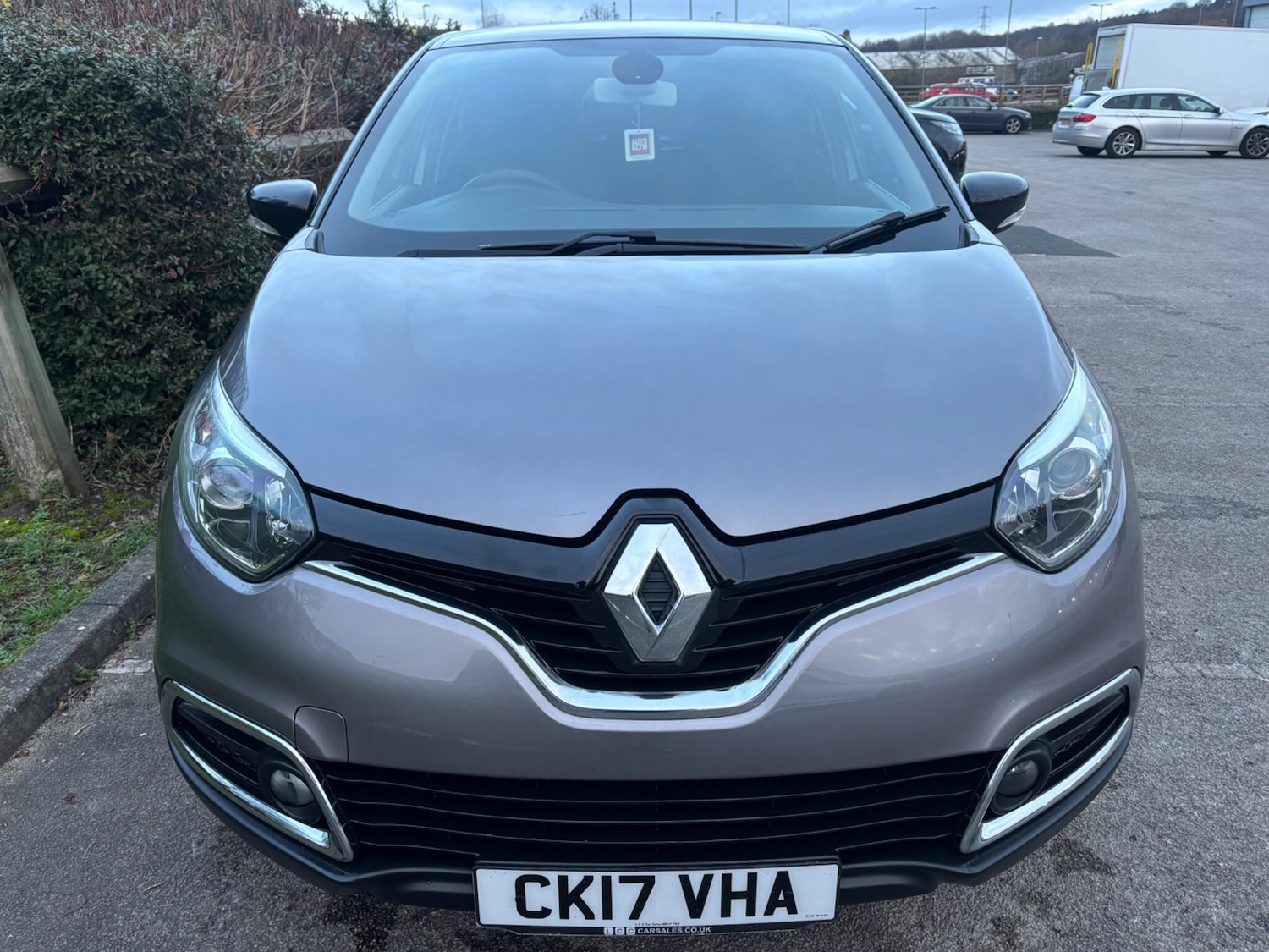 Used Renault Captur for sale - 77074667: Photo 2