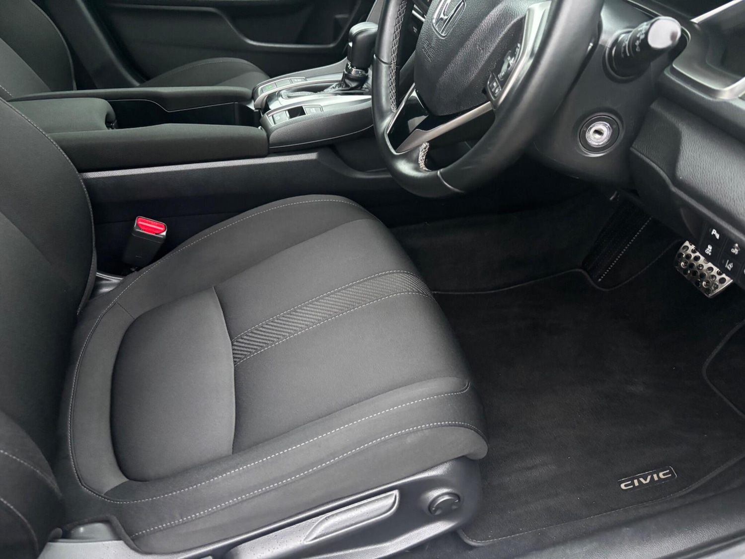 Used Honda Civic 2017 for sale - 77657894: Photo 11