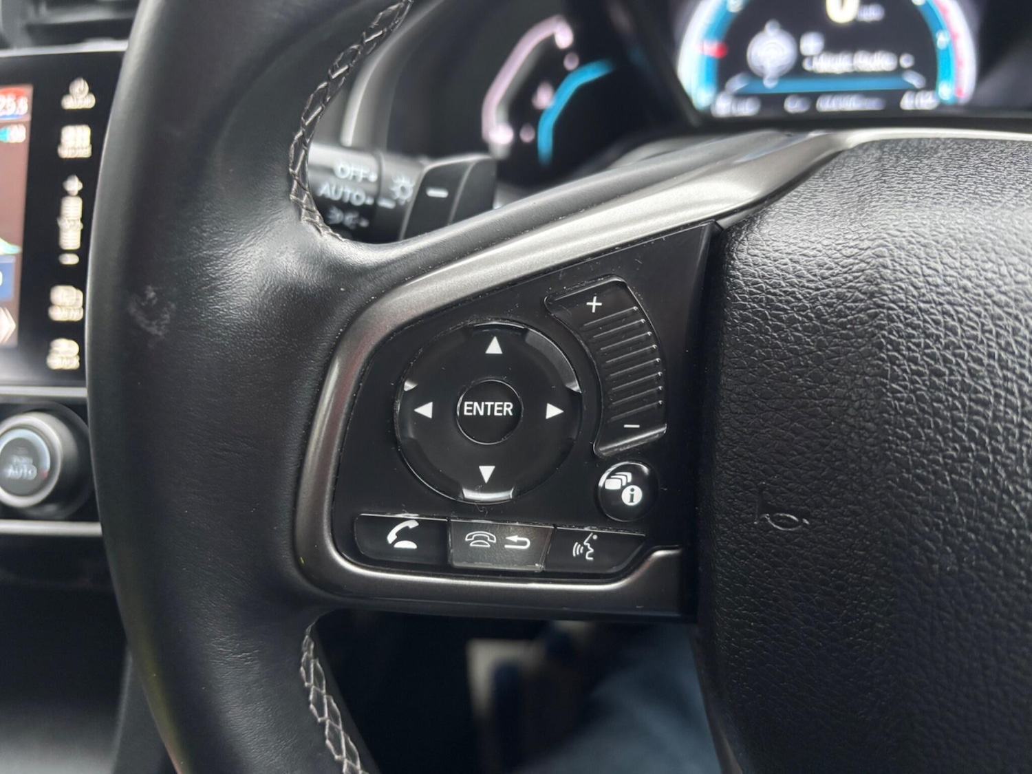 Used Honda Civic 2017 for sale - 77657894: Photo 24