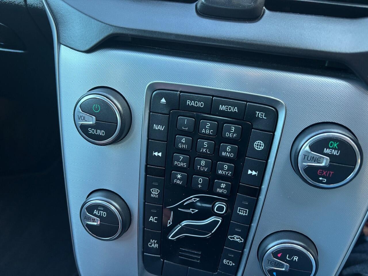 Used Volvo V40 2018 for sale - 77345363: Photo 21