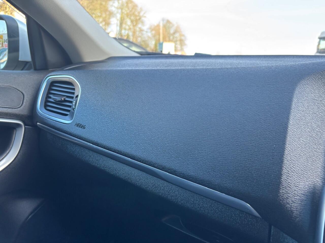 Used Volvo V40 2018 for sale - 77345363: Photo 27