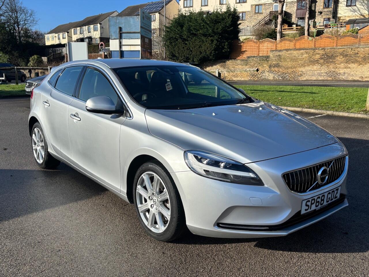 Used Volvo V40 2018 for sale - 77345363: Photo 3