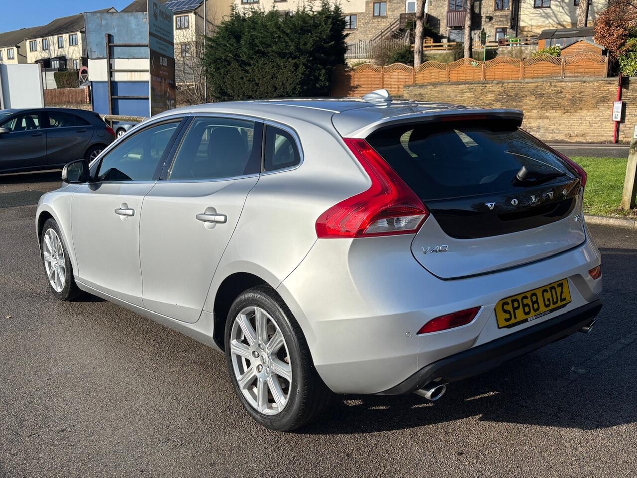 Used Volvo V40 2018 for sale - 77345363: Photo 4