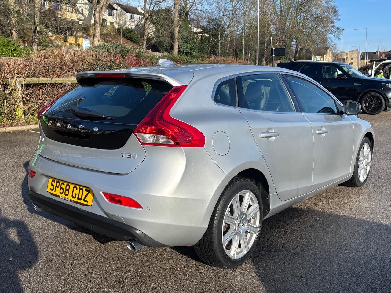 Used Volvo V40 2018 for sale - 77345363: Photo 7