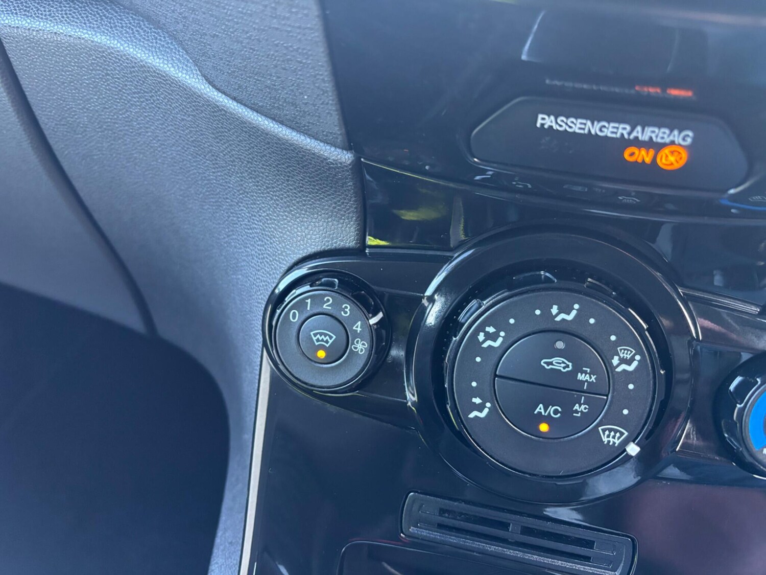 Used Ford Fiesta 2013 for sale - 77345625: Photo 32