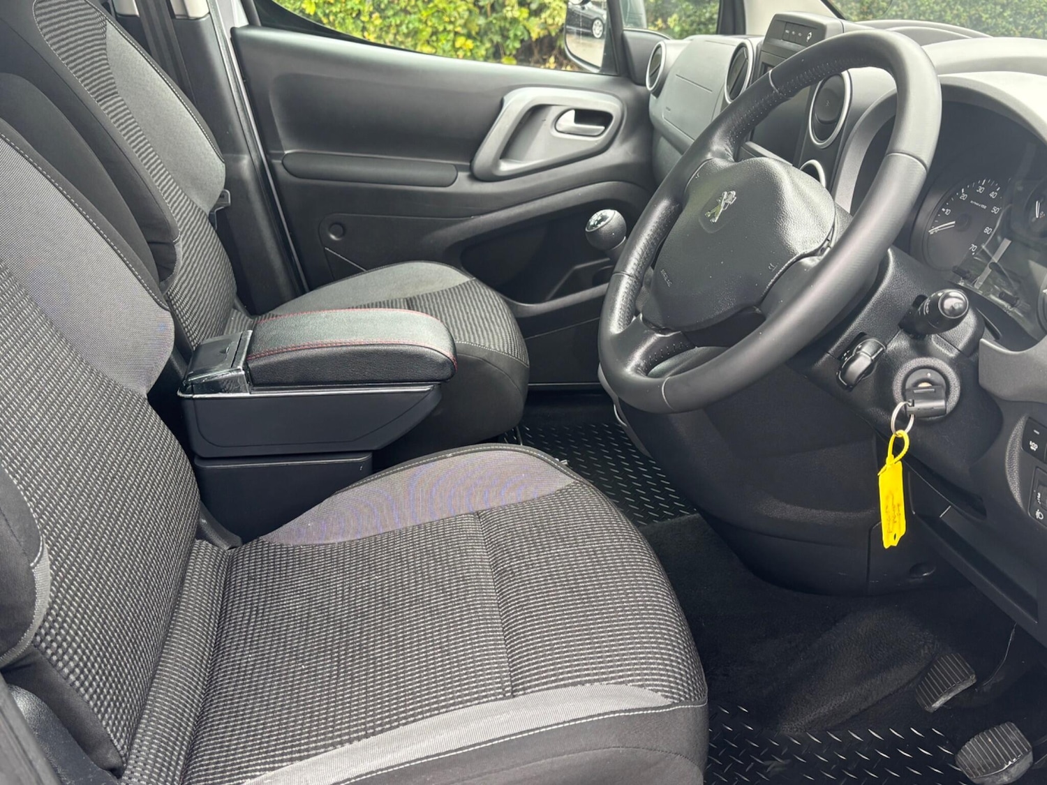 Used Peugeot Partner Tepee 2017 for sale - 76995796: Photo 12