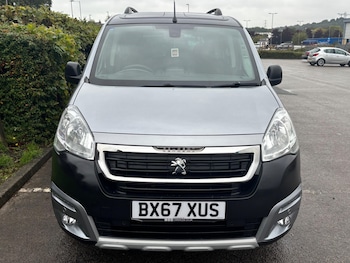 Used Peugeot Partner Tepee 2017 for sale - 76995796: Photo