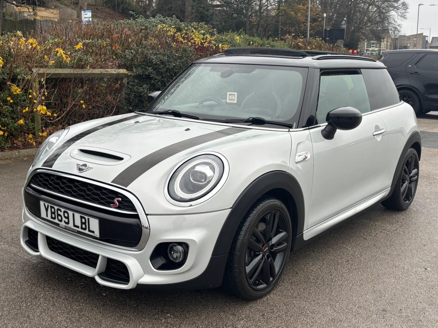 Used MINI Hatch 2019 for sale - 76832860: Photo 1