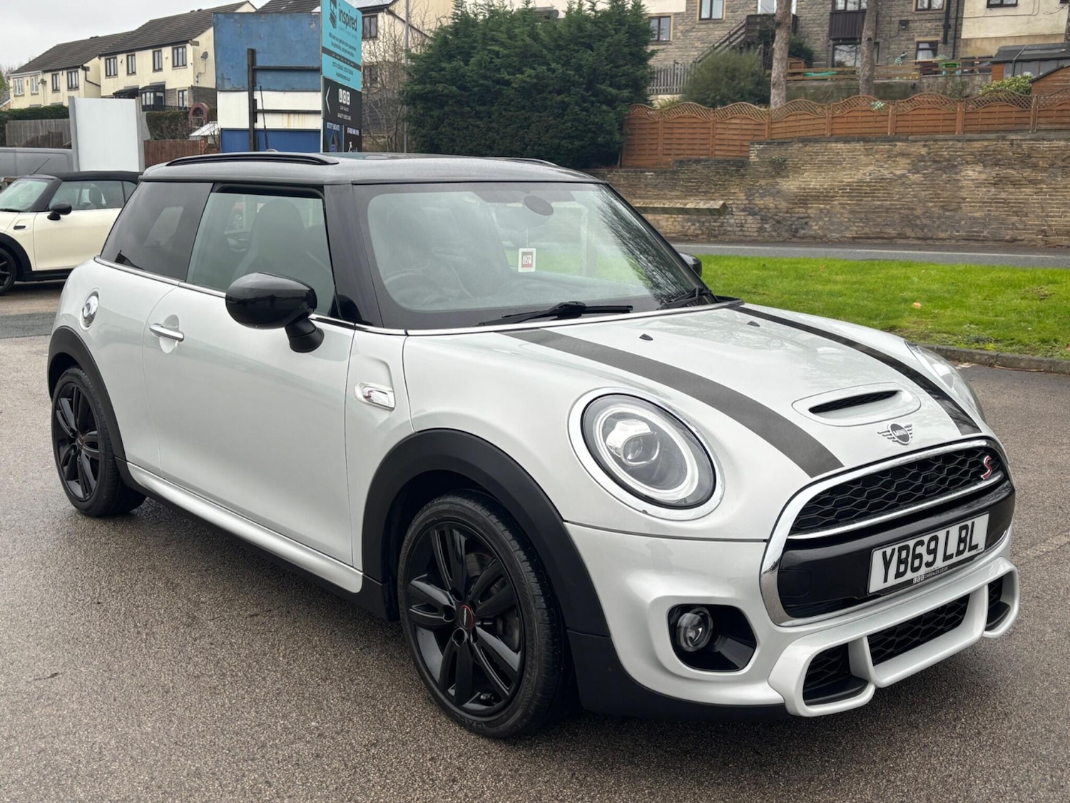 Used MINI Hatch 2019 for sale - 76832860: Photo 3
