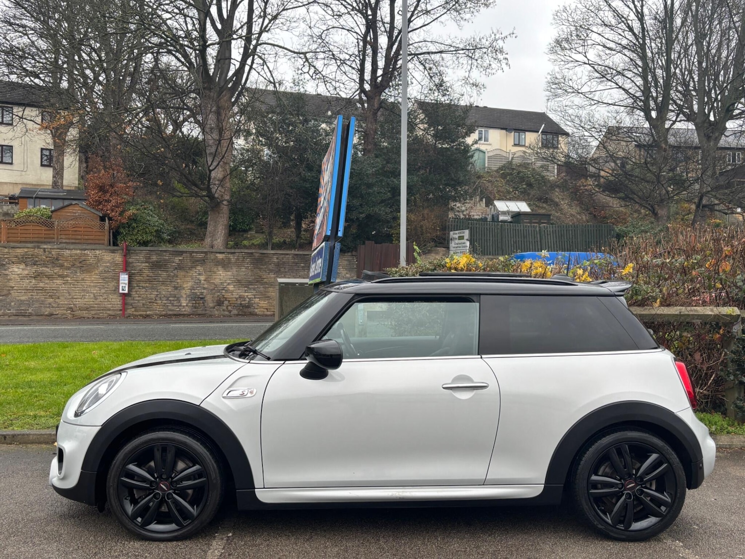 Used MINI Hatch 2019 for sale - 76832860: Photo 5