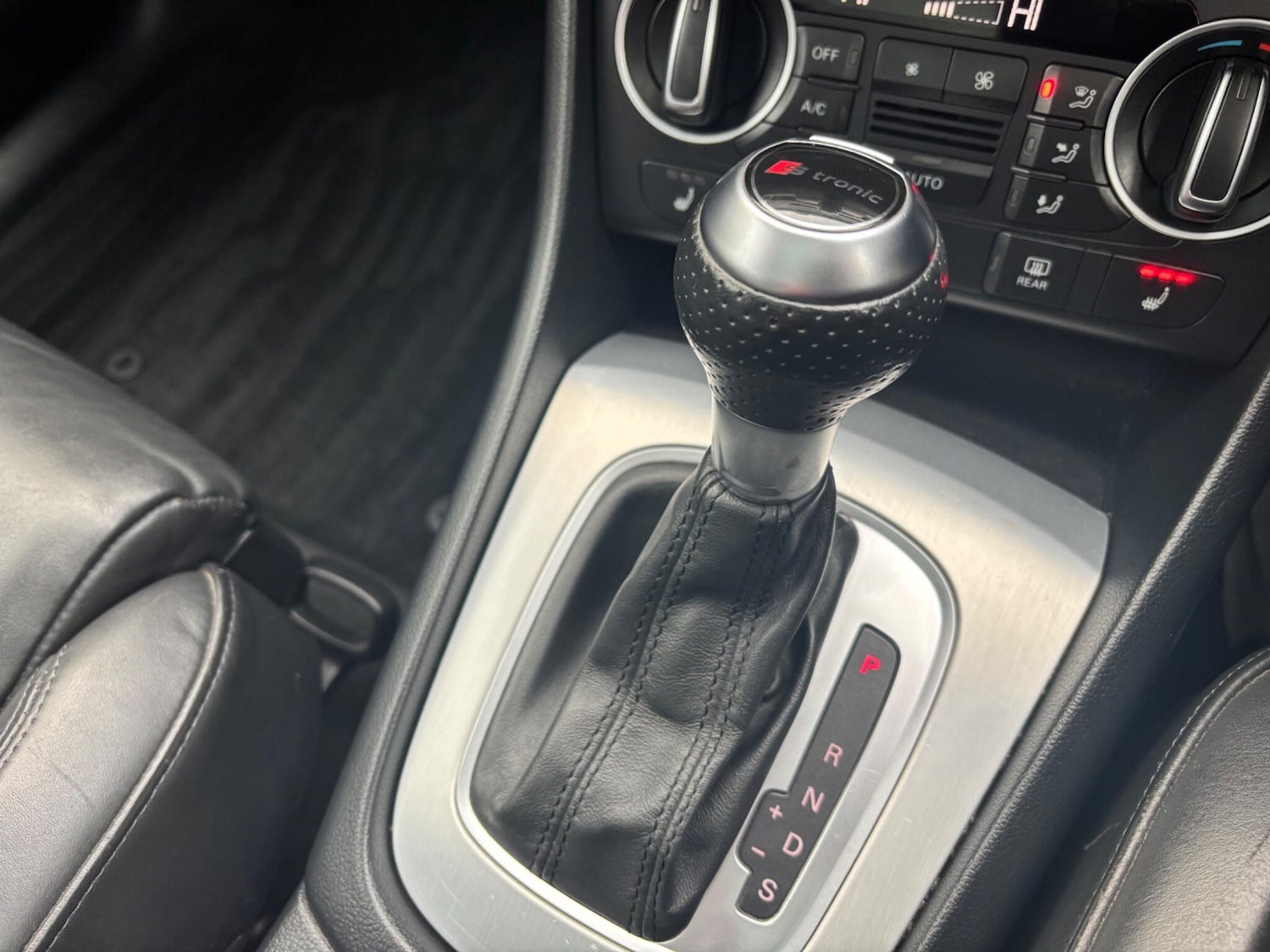 Used Audi Q3 2015 for sale - 76336839: Photo 16