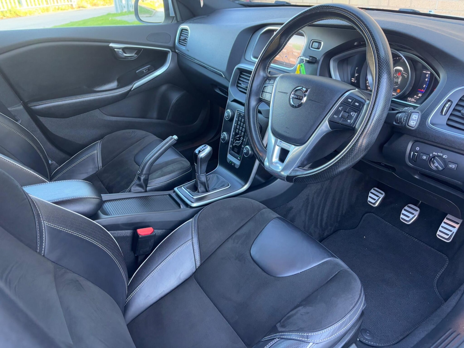 Used Volvo V40 2018 for sale - 76996148: Photo 11