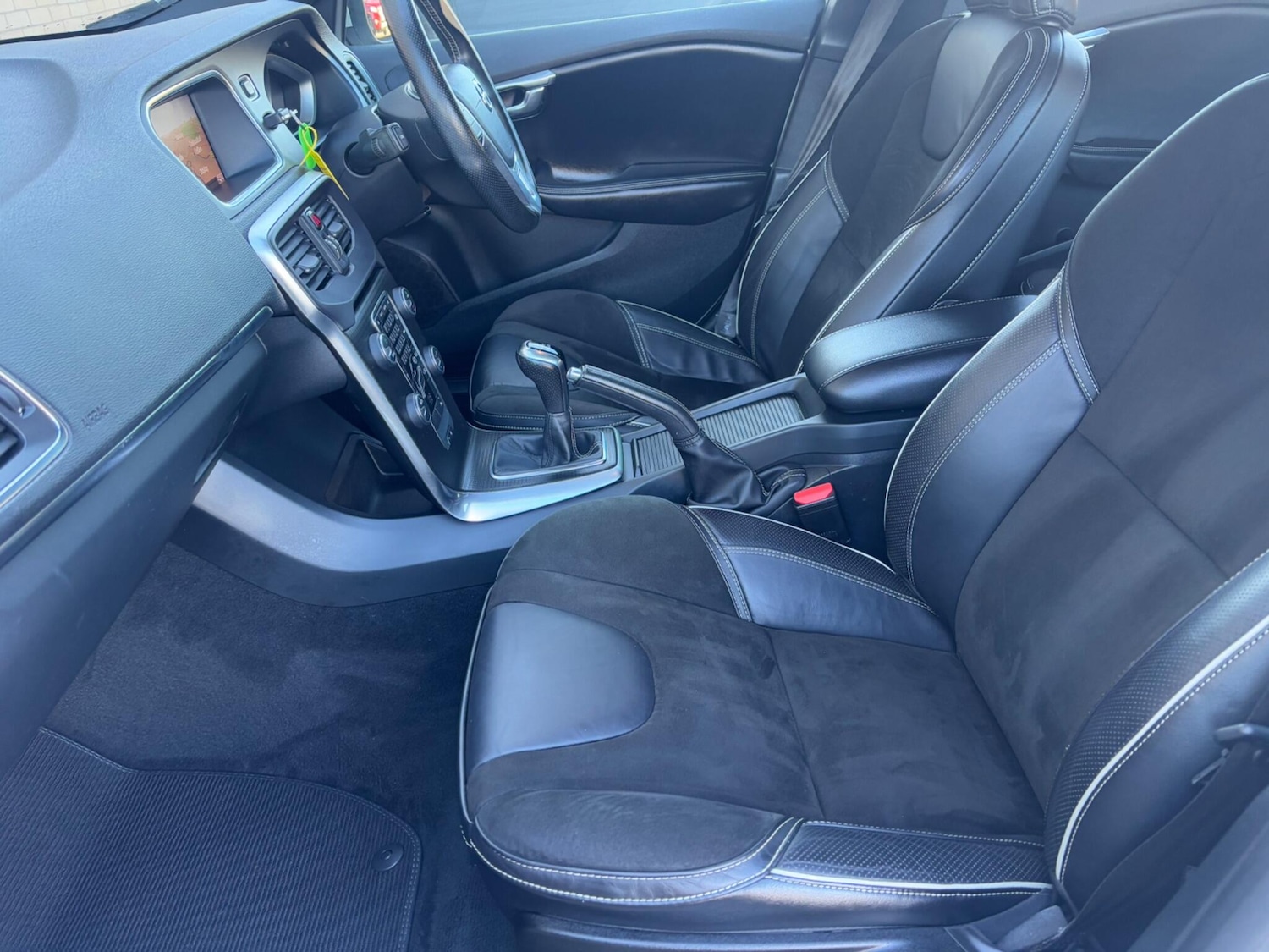 Used Volvo V40 2018 for sale - 76996148: Photo 14