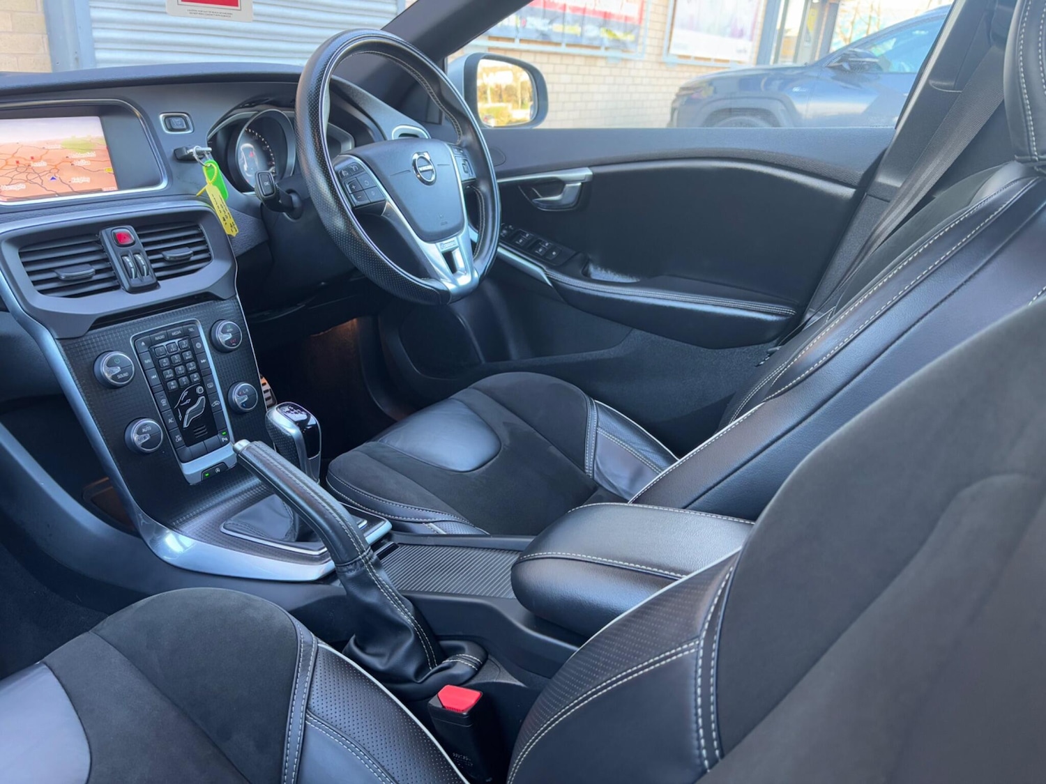 Used Volvo V40 2018 for sale - 76996148: Photo 16