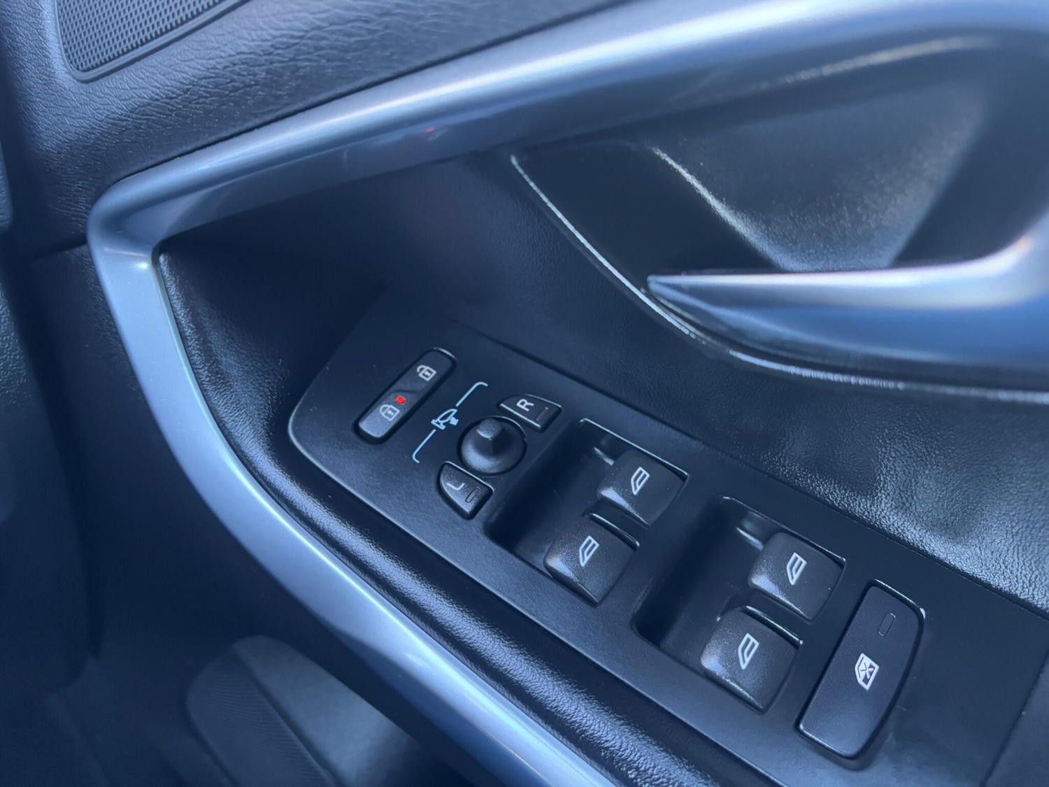 Used Volvo V40 2018 for sale - 76996148: Photo 20