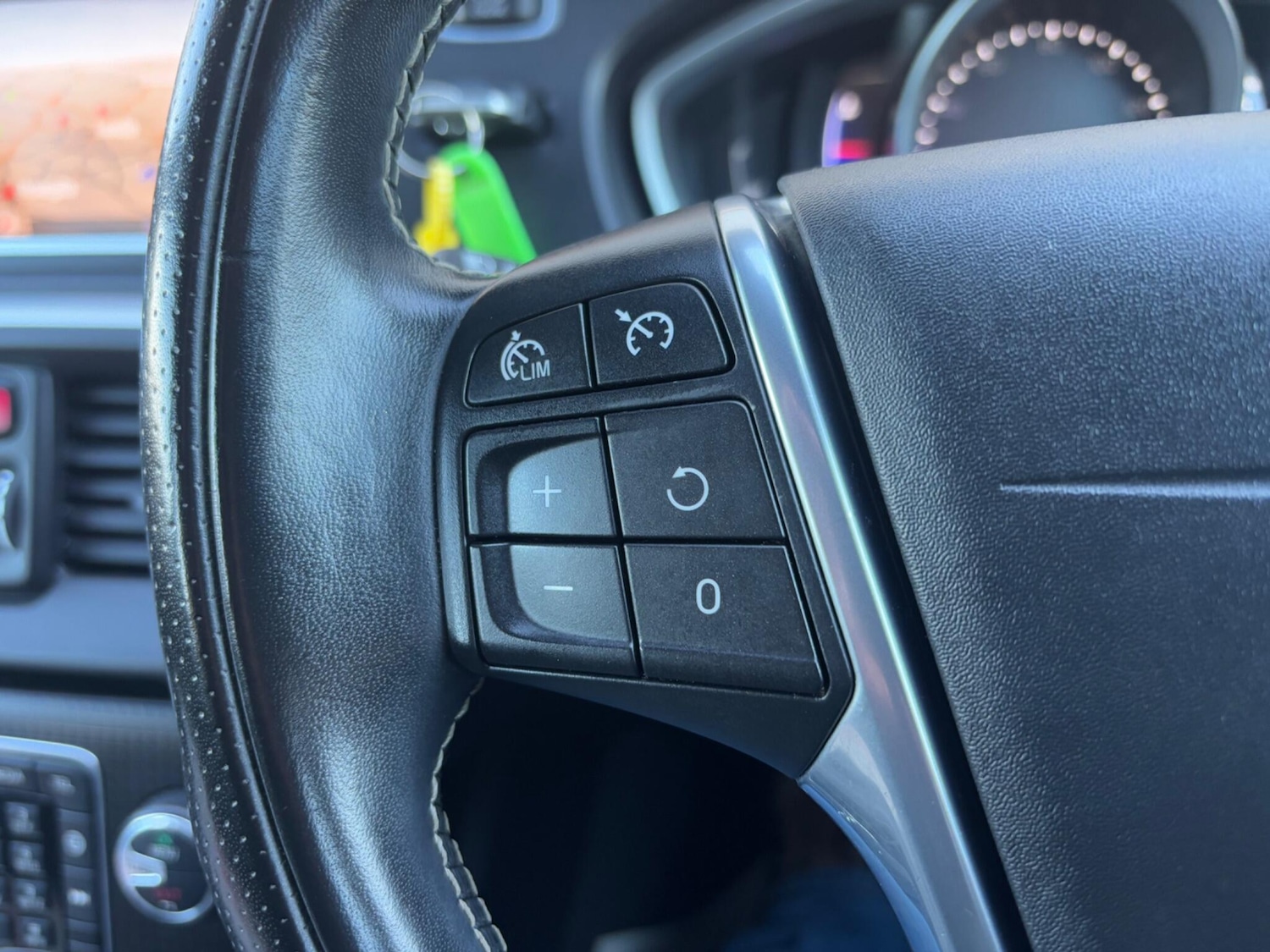 Used Volvo V40 2018 for sale - 76996148: Photo 21