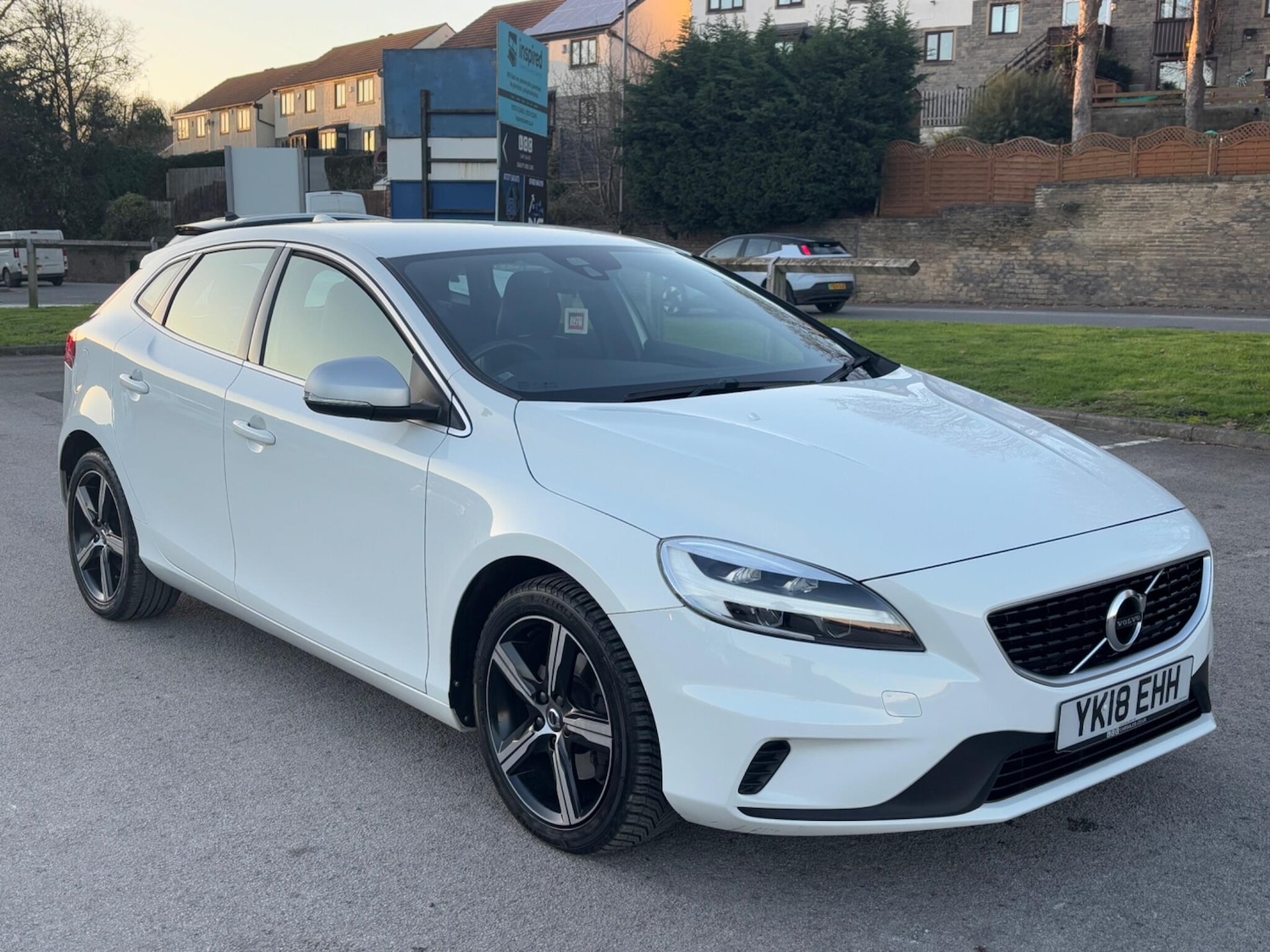 Used Volvo V40 2018 for sale - 76996148: Photo 3