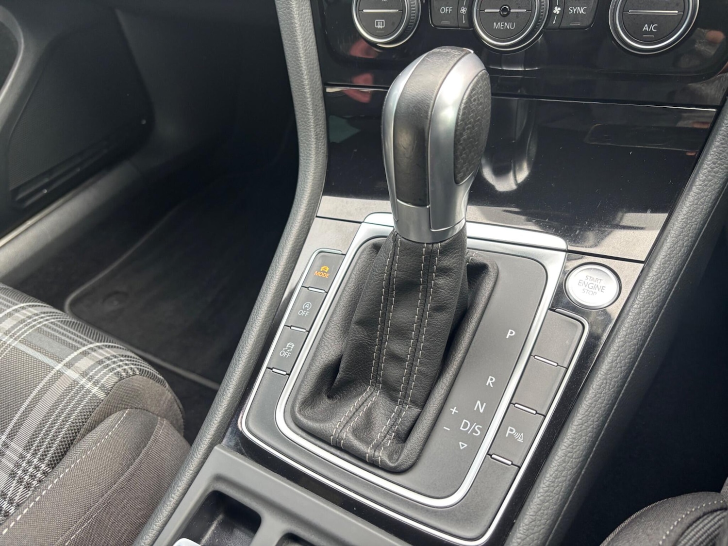 Used Volkswagen Golf 2019 for sale - 76059400: Photo 19