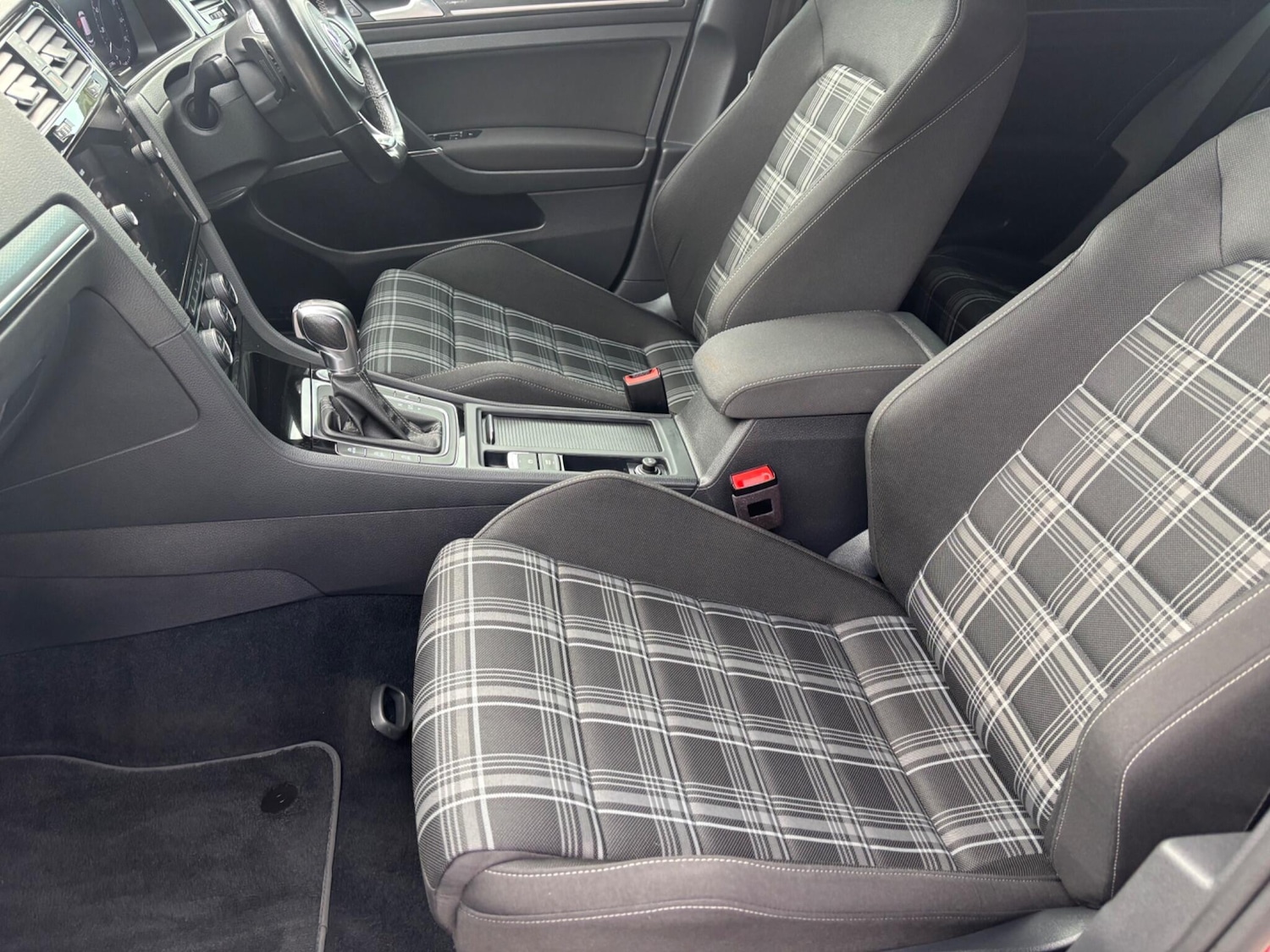 Used Volkswagen Golf 2019 for sale - 76059400: Photo 25
