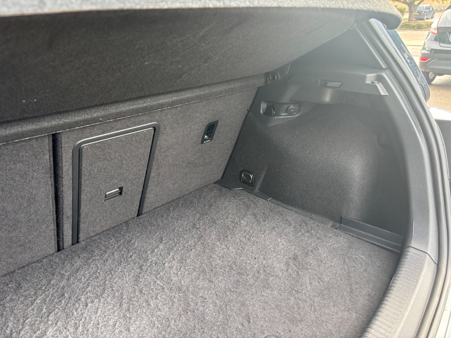 Used Volkswagen Golf 2019 for sale - 76059400: Photo 31