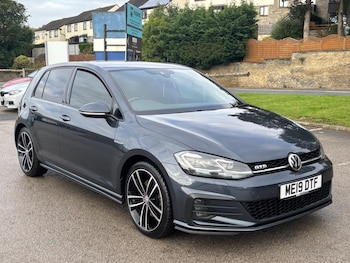 Used Volkswagen Golf 2019 for sale - 76059400: Photo