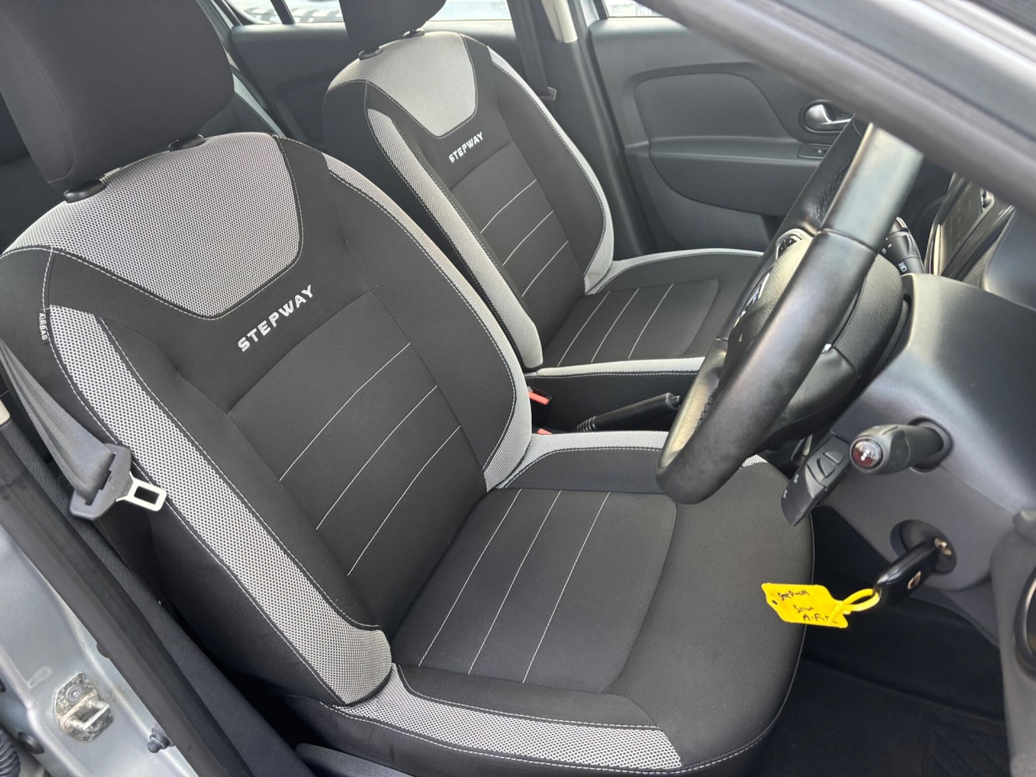 Used Dacia Sandero Stepway 2020 for sale - 76780667: Photo 10