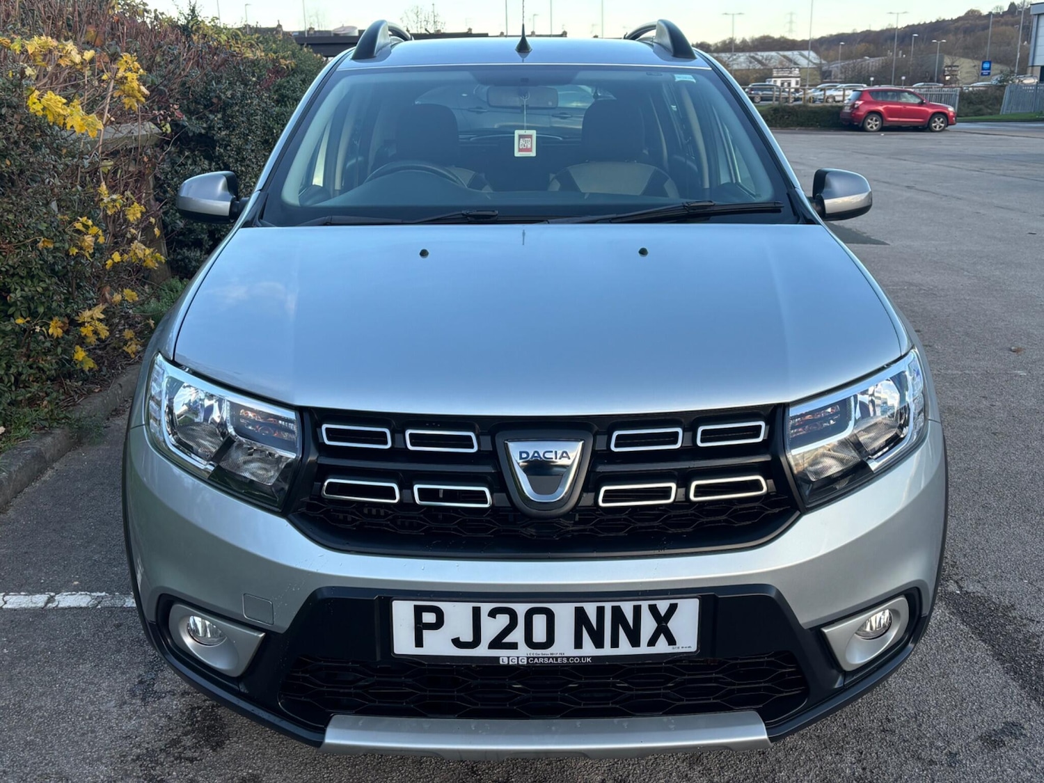 Used Dacia Sandero Stepway 2020 for sale - 76780667: Photo 2