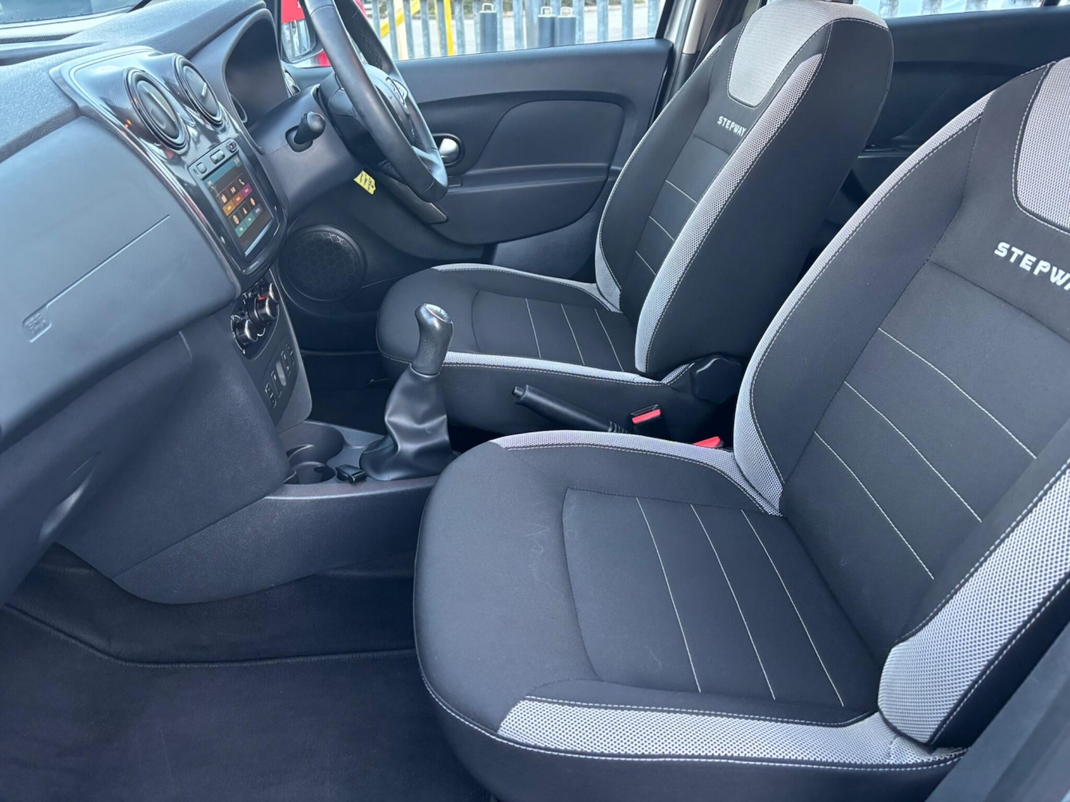 Used Dacia Sandero Stepway 2020 for sale - 76780667: Photo 33