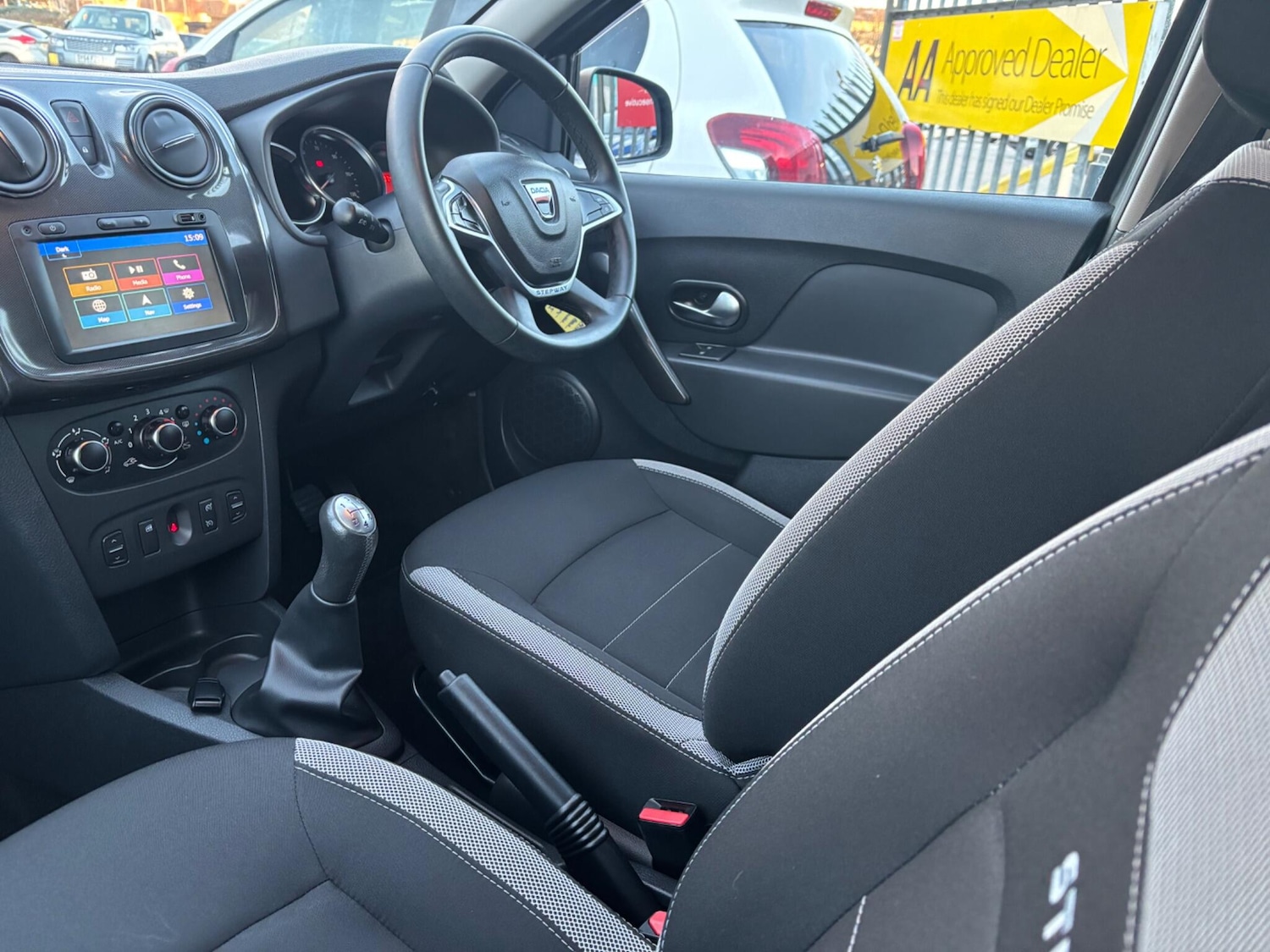 Used Dacia Sandero Stepway 2020 for sale - 76780667: Photo 35