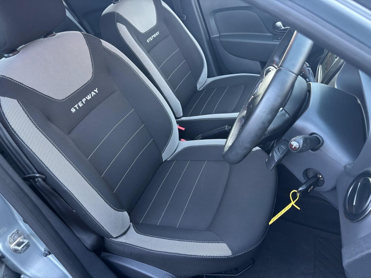 Used Dacia Sandero Stepway 2020 for sale - 76780667: Photo 39