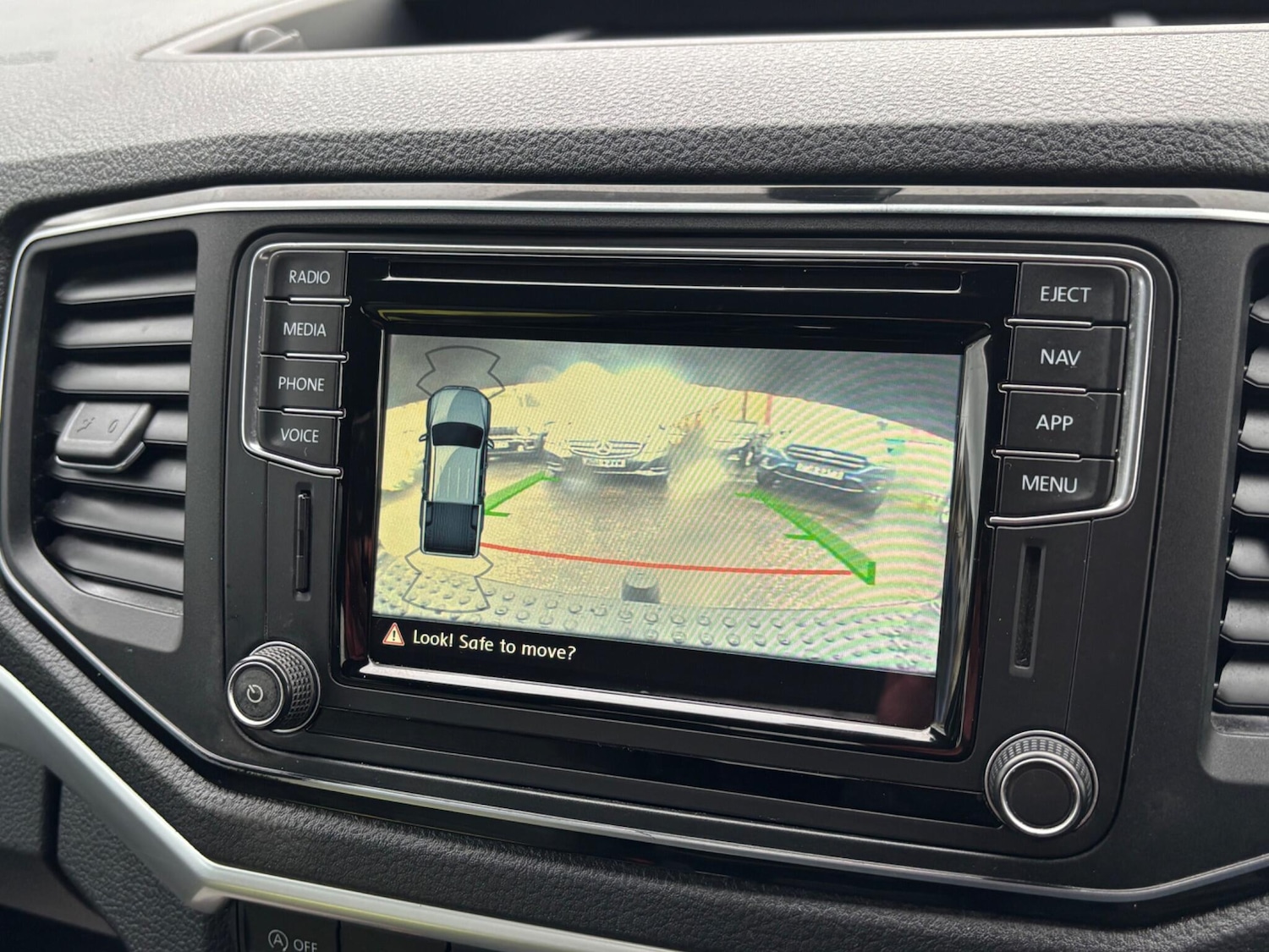 Used Volkswagen Amarok 2018 for sale - 76996437: Photo 11