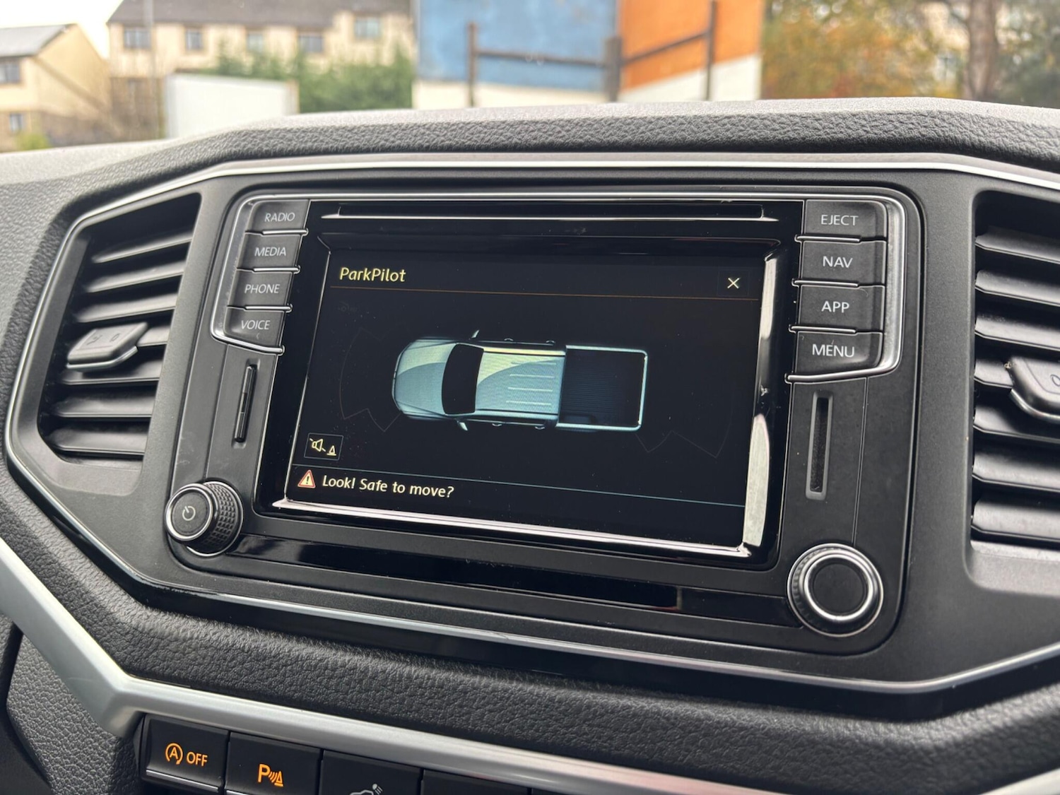 Used Volkswagen Amarok 2018 for sale - 76996437: Photo 24